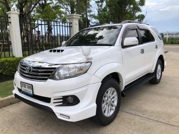 TOYOTA FORTUNER 2.5 V A/T ปี 2014